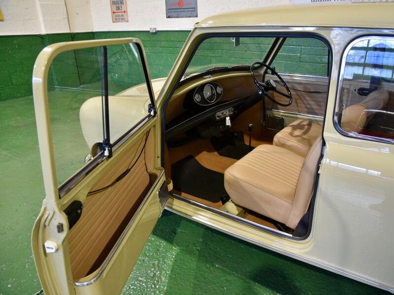 MORRIS MINI